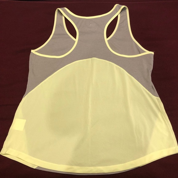 Grey and yellow old navy active tank - Picture 3 of 5